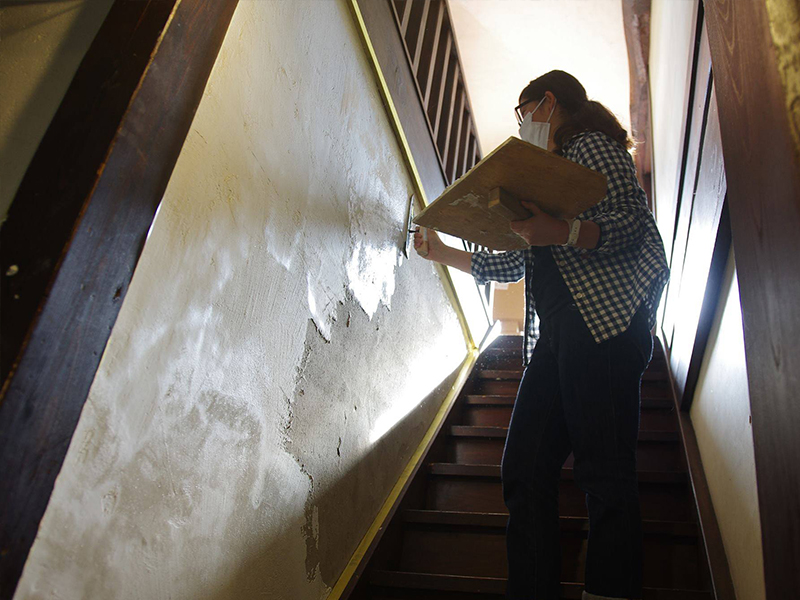 漆喰塗りのワークショップ